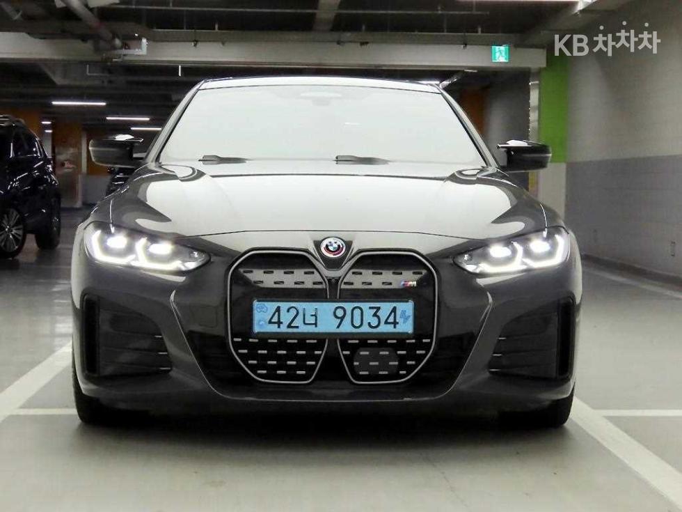 2023 bmw i4
