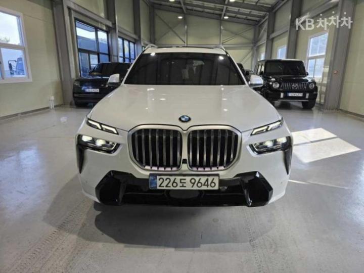 BMW X7 xdrive 40i m sport — foto 1