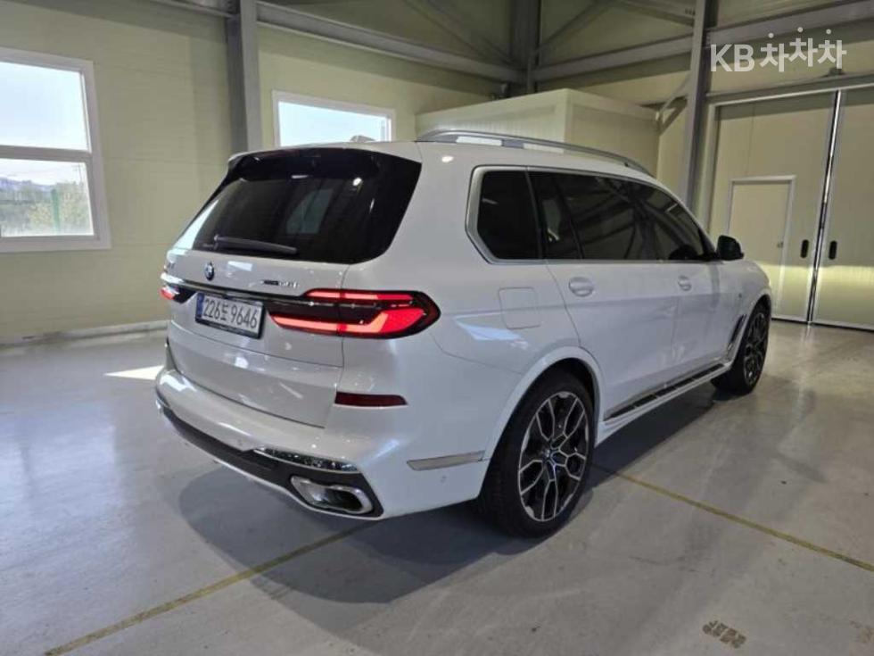 BMW X7 — miniaturë 2