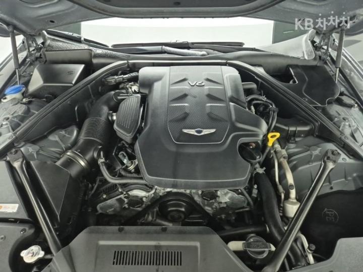 Genesis G80 3.3 GDI AWD Premium Luxury 6