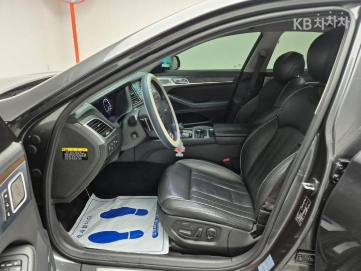 Genesis G80 3.3 GDI AWD Premium Luxury 9