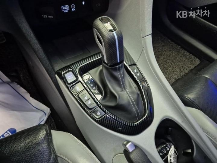 Hyundai Veloster JS 1.6 T-GDi Sport Core 10