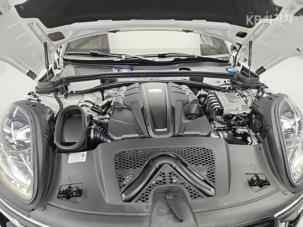 2023 Porsche Used Car photo