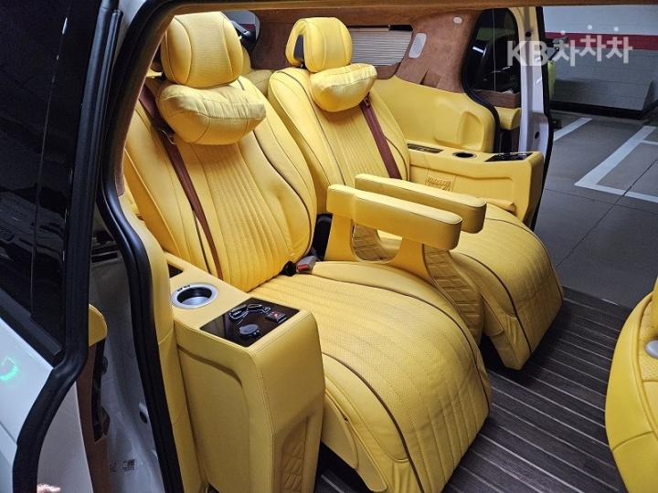 Kia Carnival High Limousine G3.5 GDI Signature 3
