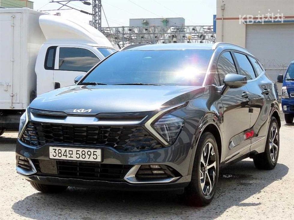 2023 - kia sportage