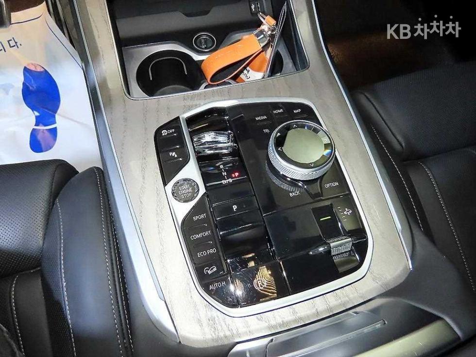 BMW X7 — miniaturë 12