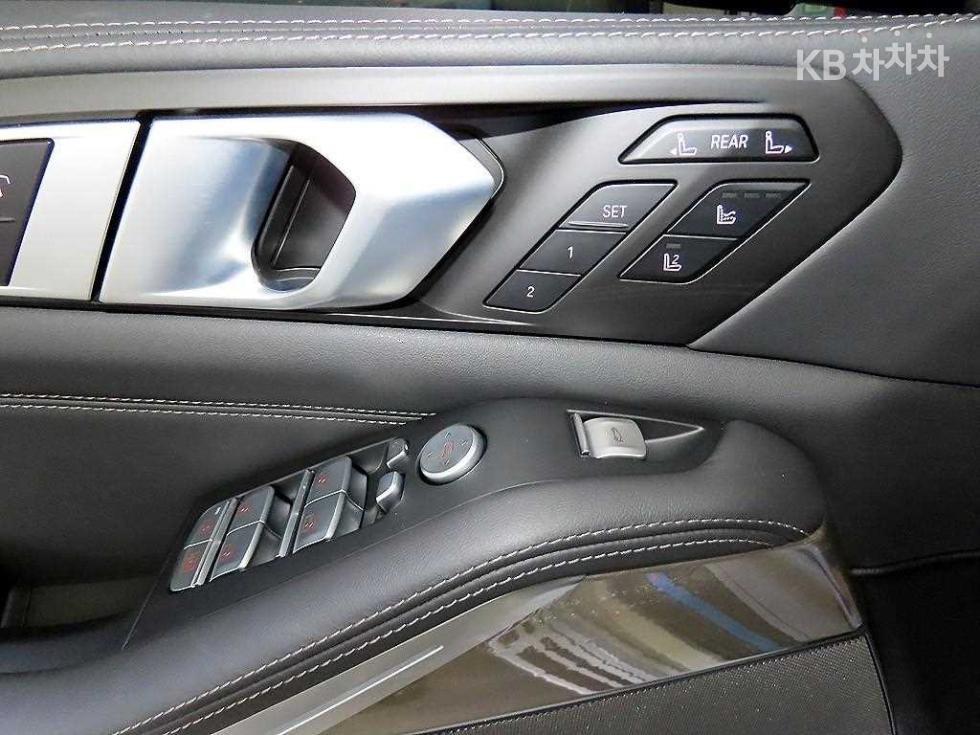BMW X7 — miniaturë 13