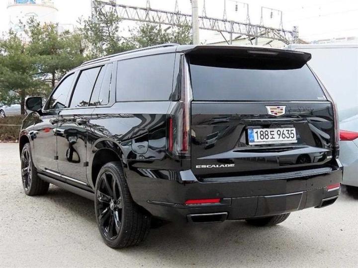 Cadillac Escalade — miniaturë 3