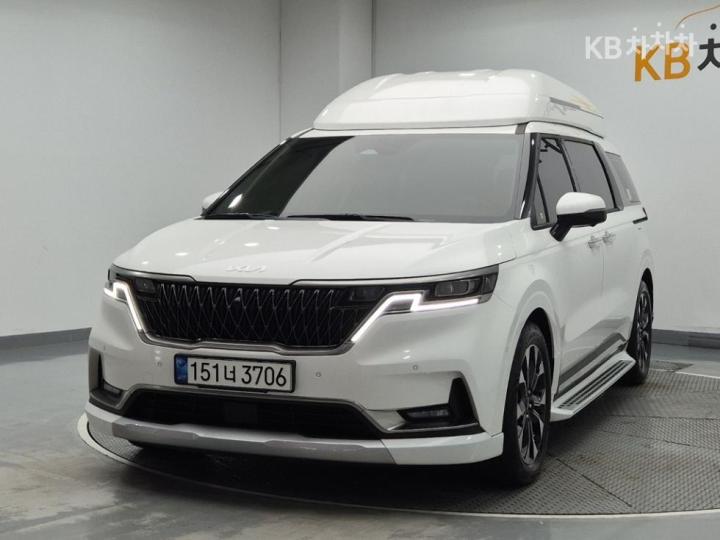 Kia Carnival Gasoline 9-Seater Hi-Limousine Signature — foto 1