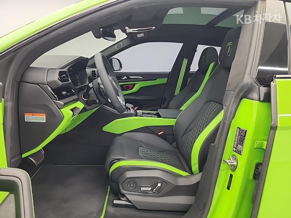 Lamborghini Urus — miniaturë 11