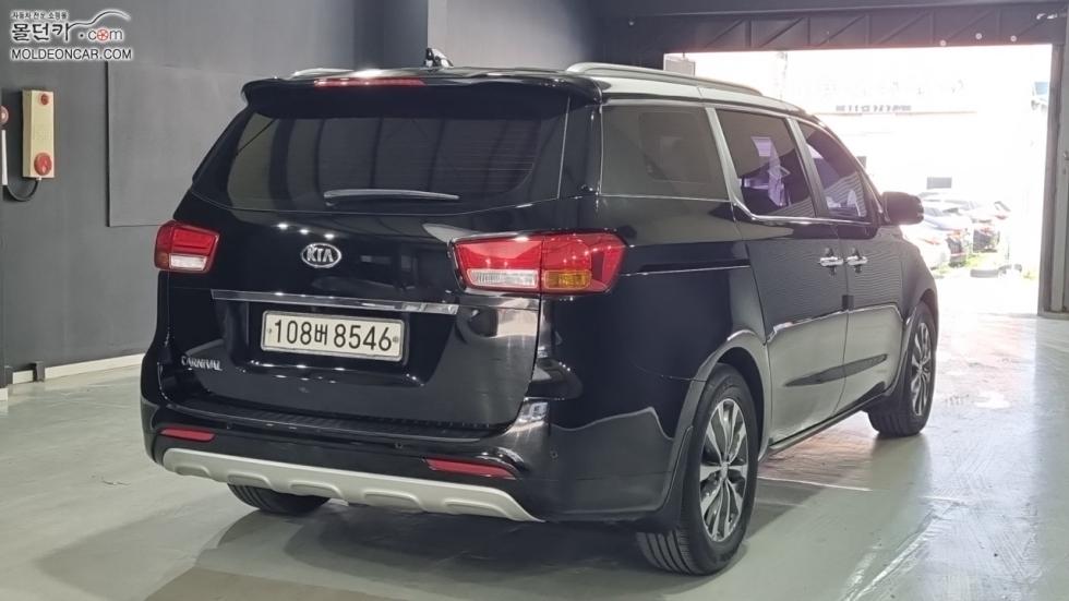 2018 - kia carnival