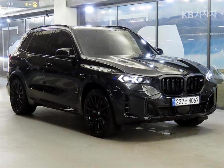 BMW X5 M60i xDrive — foto 1
