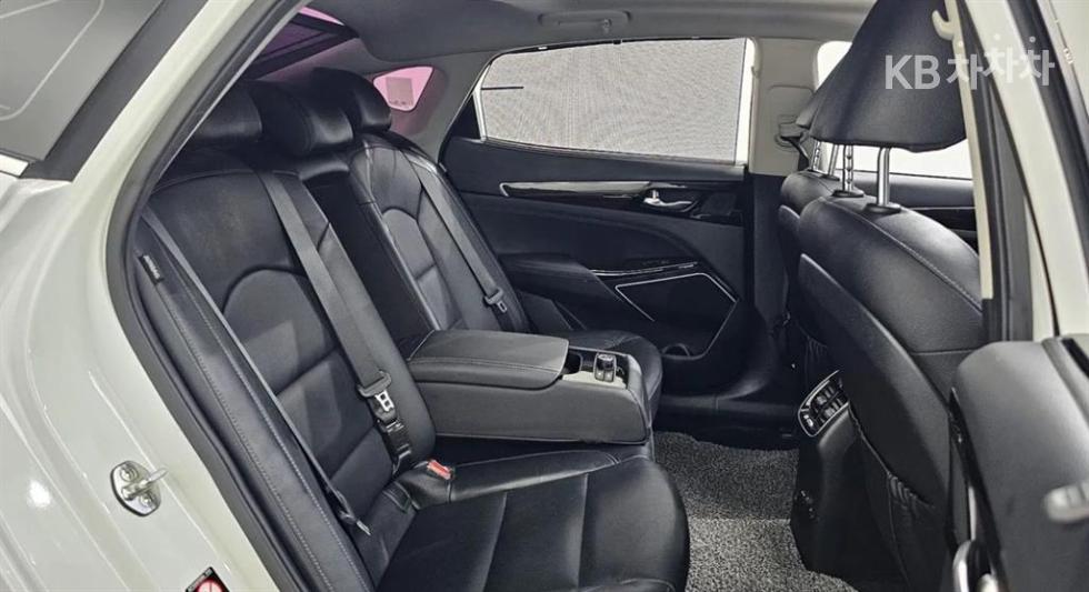 2019 - kia k7