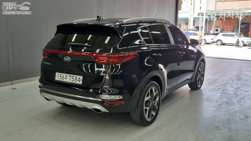 2020 - kia sportage