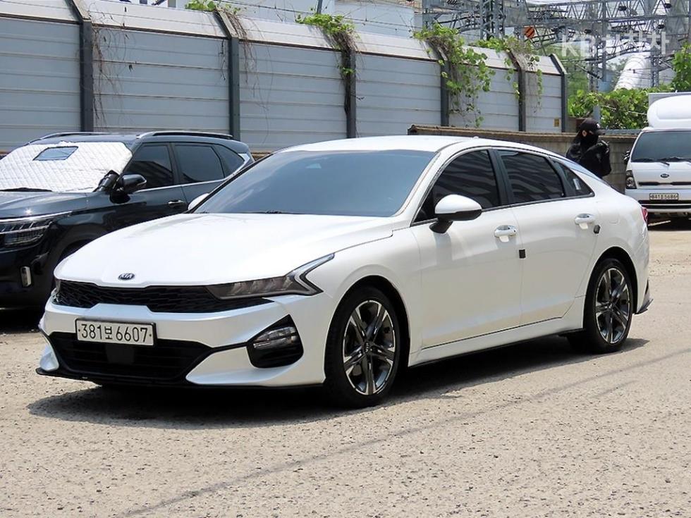 2021 - kia k5