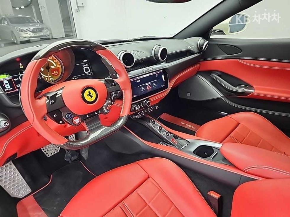 Ferrari Portofino — miniaturë 7