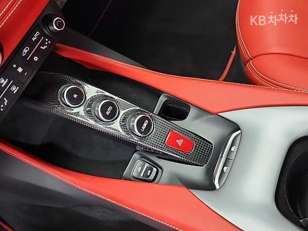 Ferrari Portofino — miniaturë 8