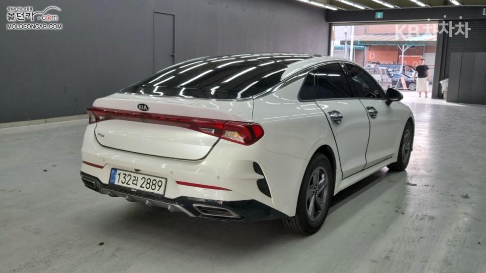 2021 - kia k5