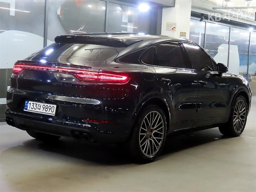 2023 Porsche (9Y0) photo