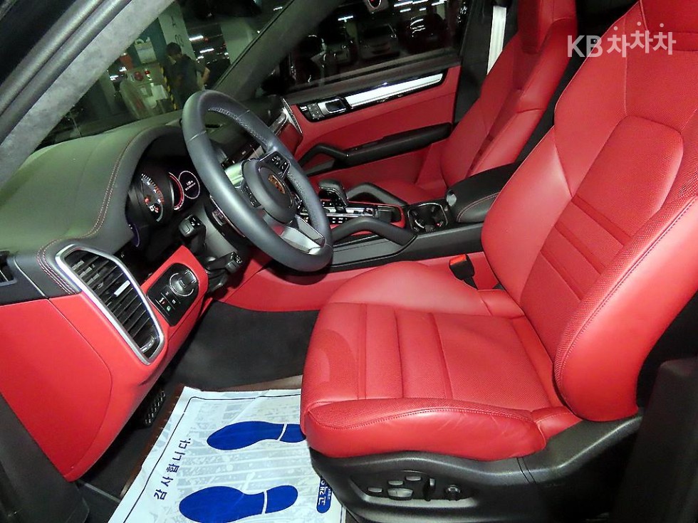 2023 Porsche (9Y0) photo