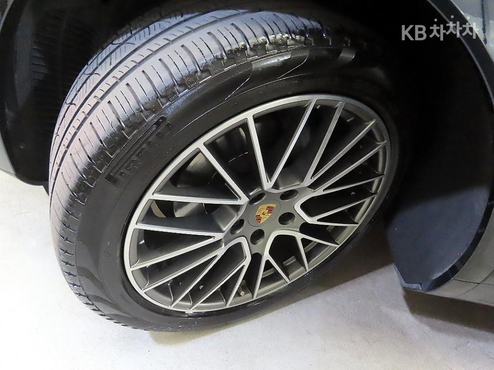 2023 Porsche (9Y0) photo