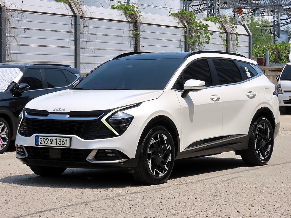 2022 - kia sportage