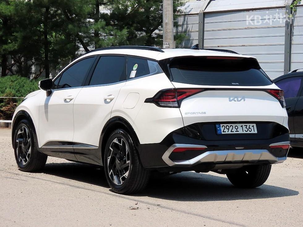 2022 - kia sportage