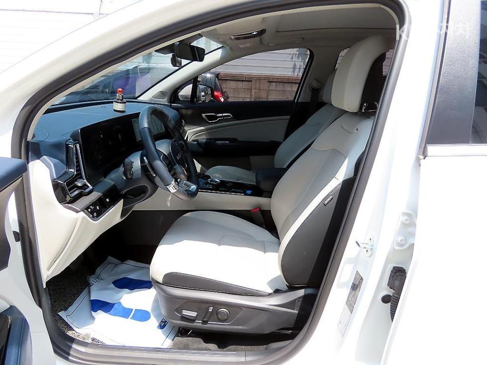2022 - kia sportage