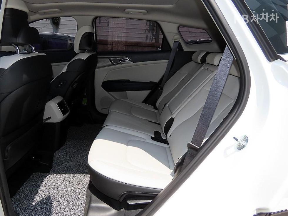 2022 - kia sportage