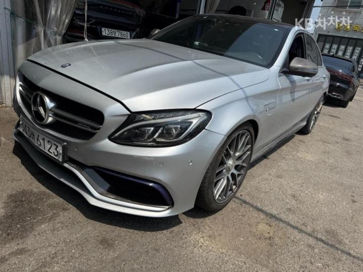 Mercedes-Benz C-klasse C63 AMG — foto 1