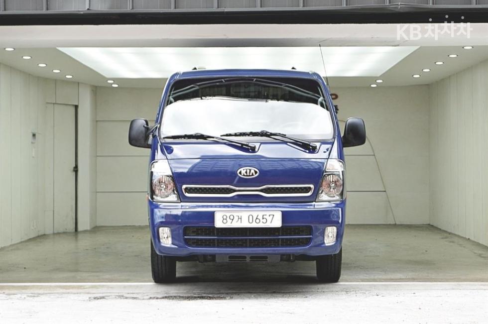 2018 - kia bongo iii