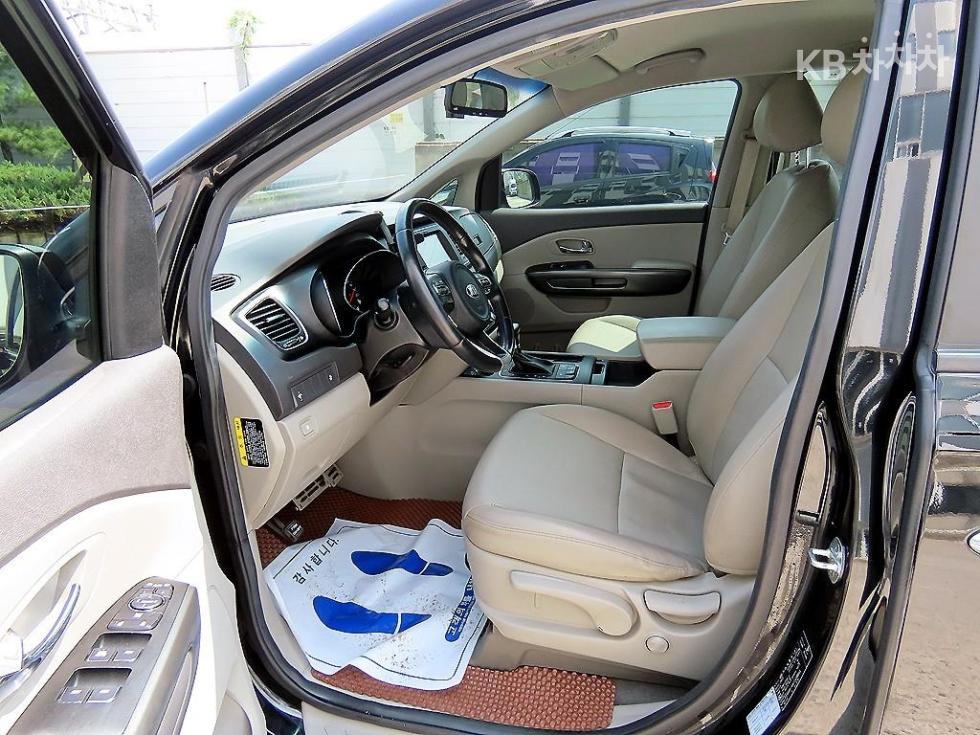 2018 - kia carnival