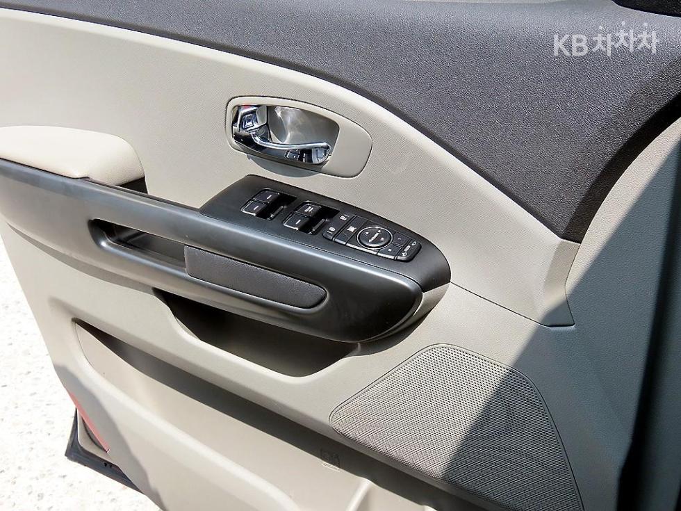 2018 - kia carnival