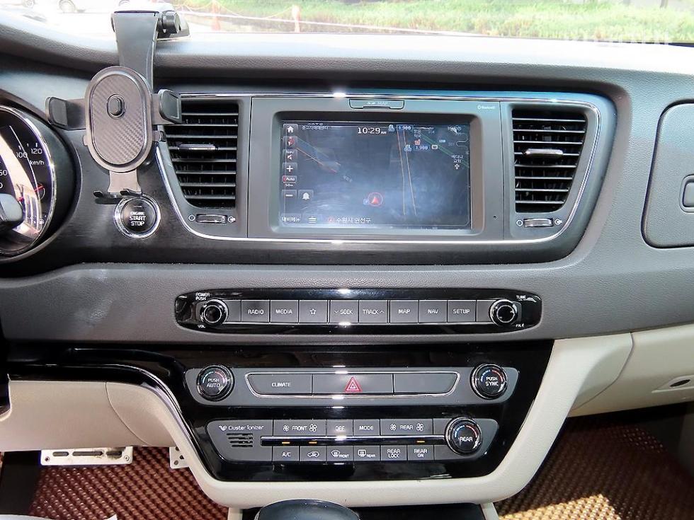 2018 - kia carnival