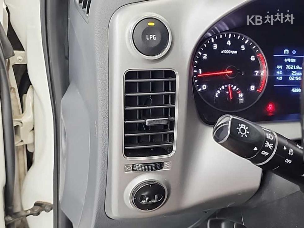 2021 - kia bongo iii
