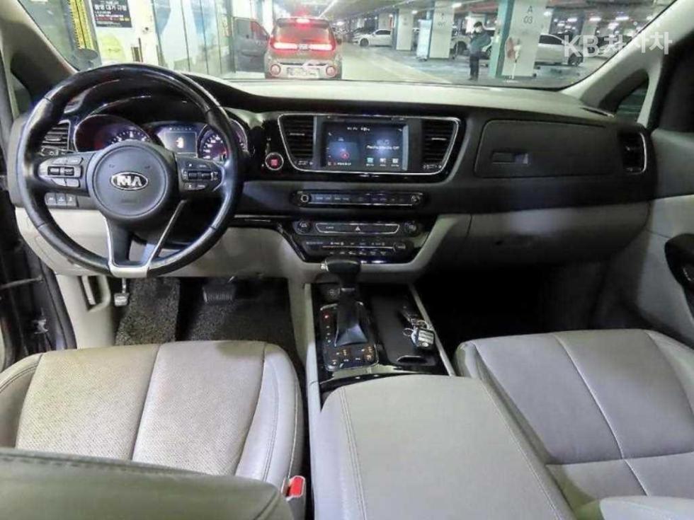 2018 - kia carnival