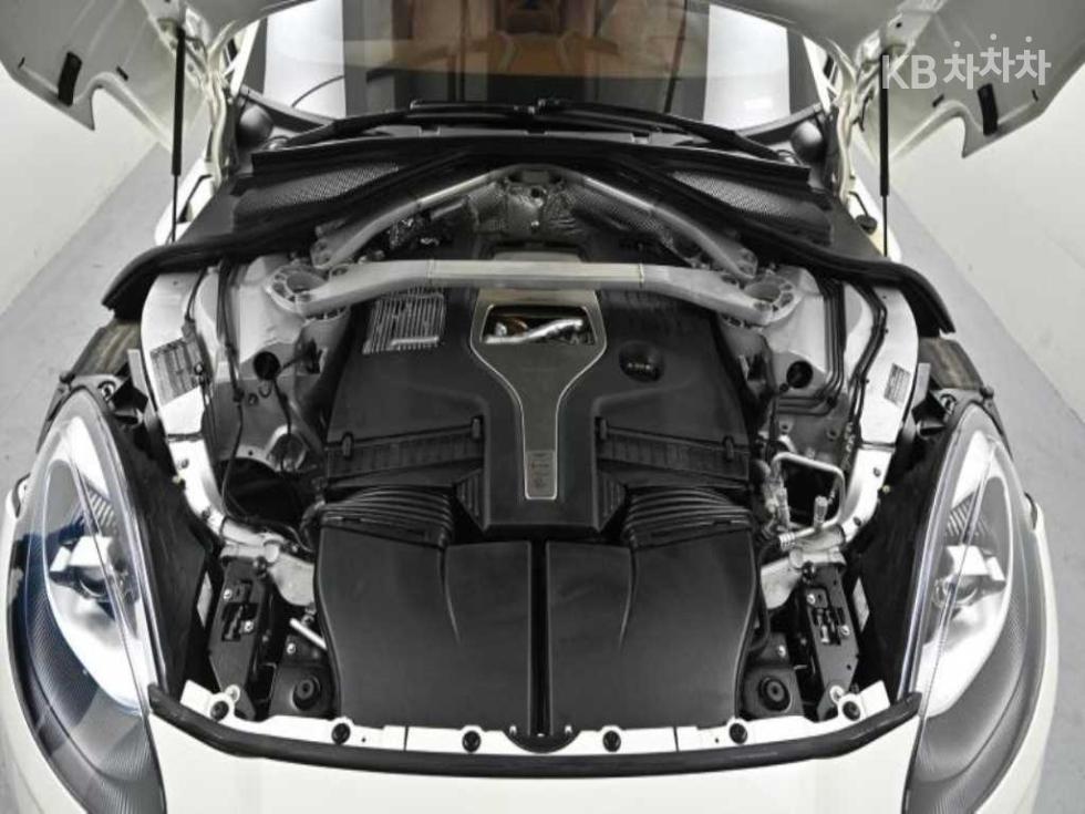 Aston Martin DBX — miniaturë 6