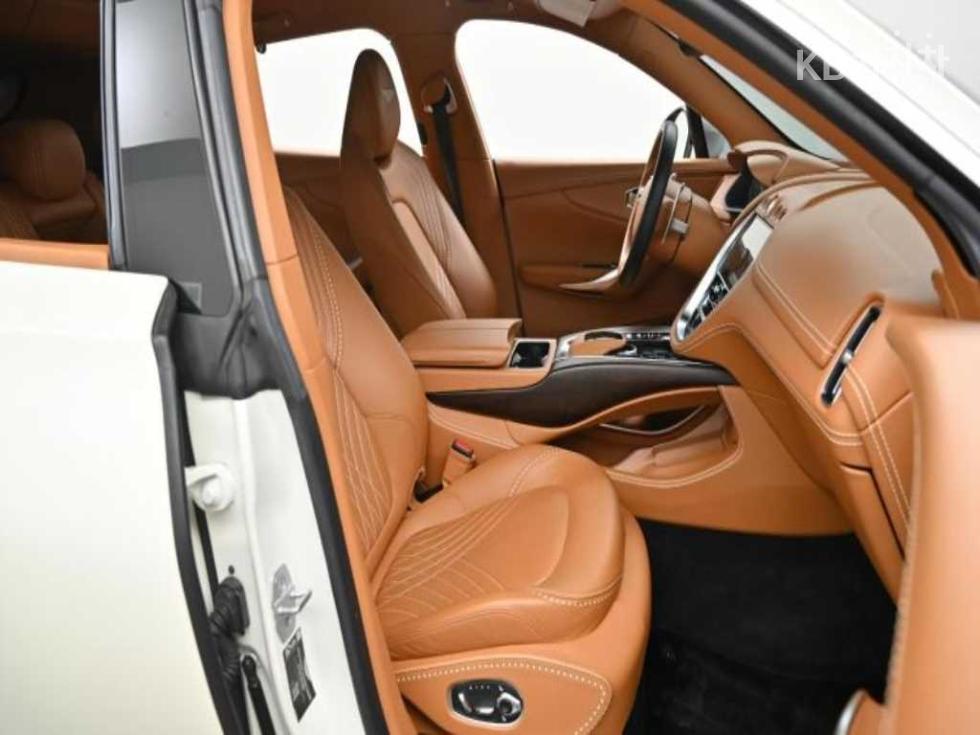 Aston Martin DBX — miniaturë 10