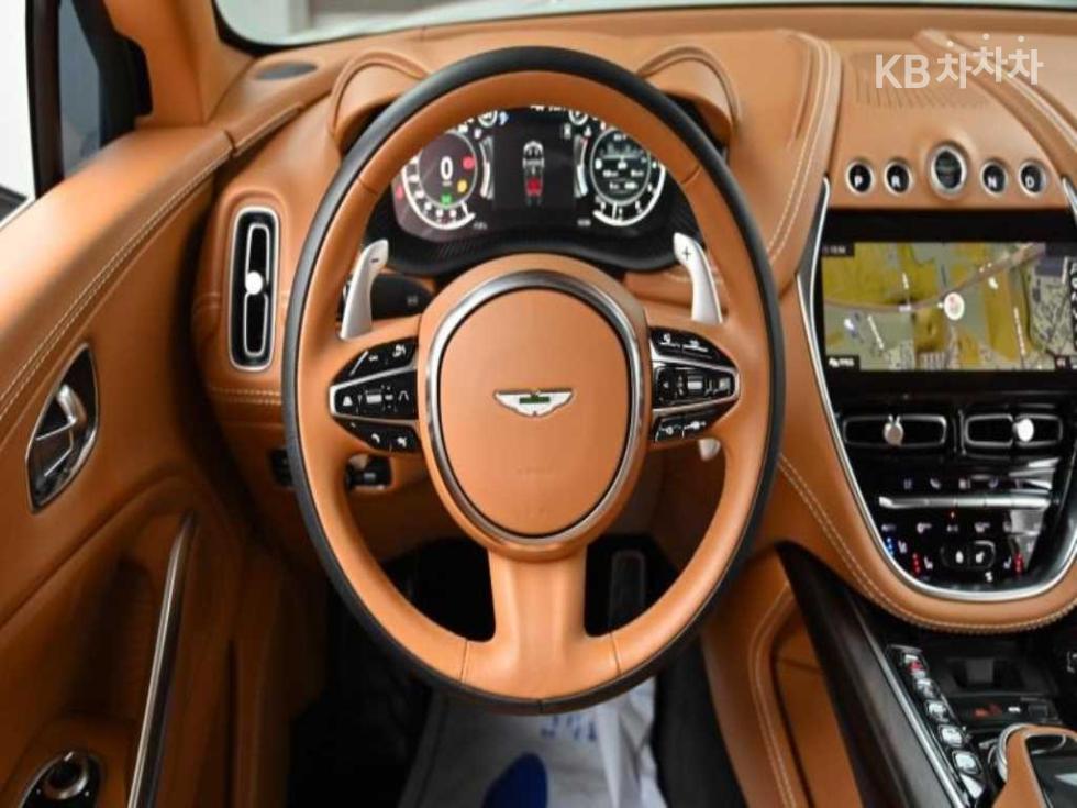 Aston Martin DBX — miniaturë 13