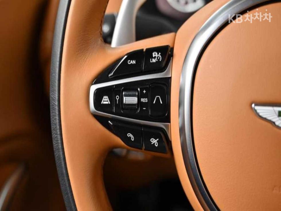 Aston Martin DBX — miniaturë 18
