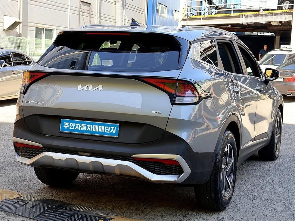 2023 - kia sportage