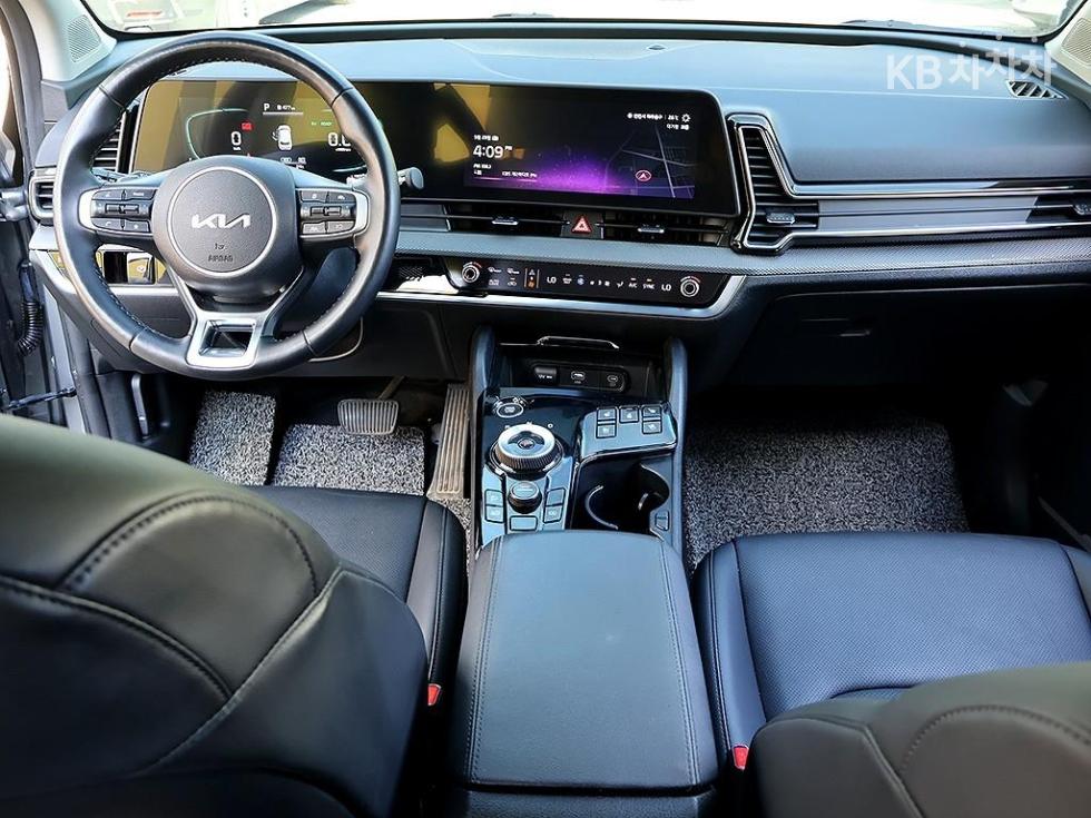 2023 - kia sportage