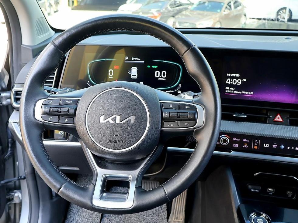 2023 - kia sportage