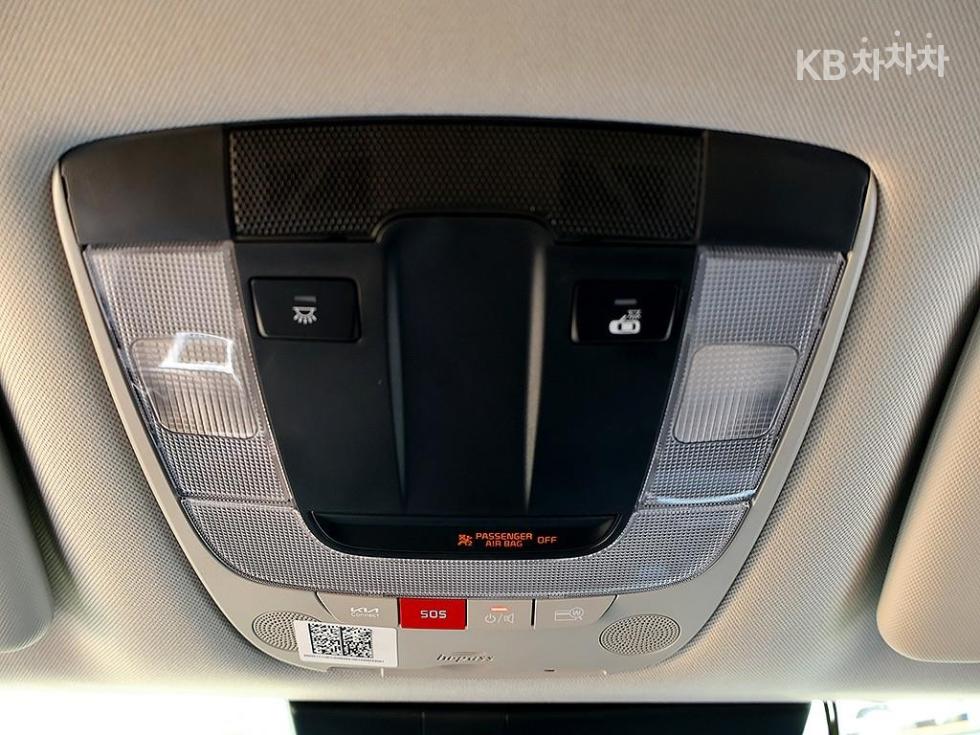 2023 - kia sportage