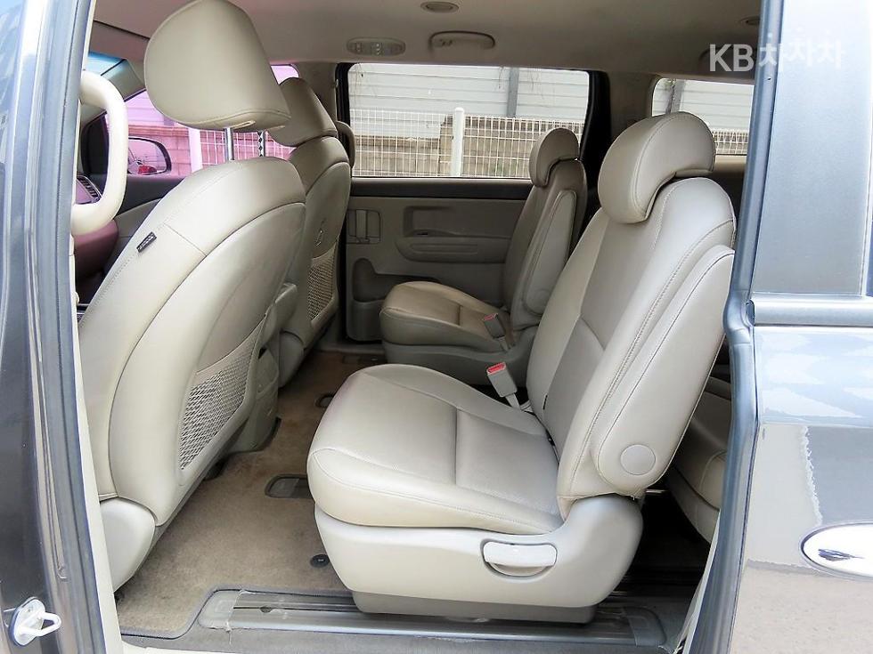 2016 - kia carnival