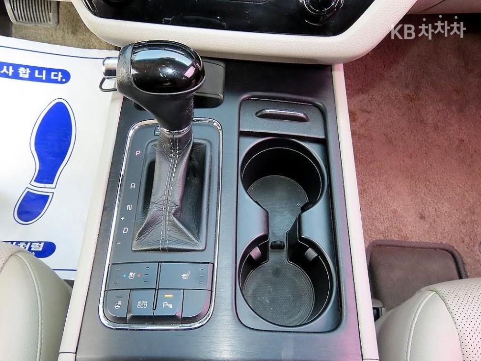 2016 - kia carnival