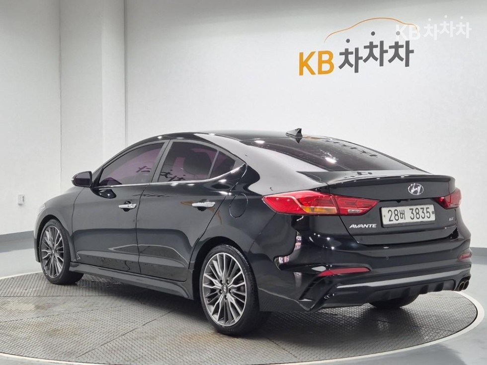 Hyundai Avante — miniaturë 2