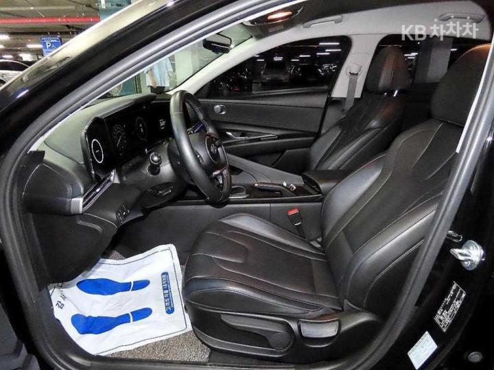 Hyundai Avante CN7 1.6 Gasoline Modern 7
