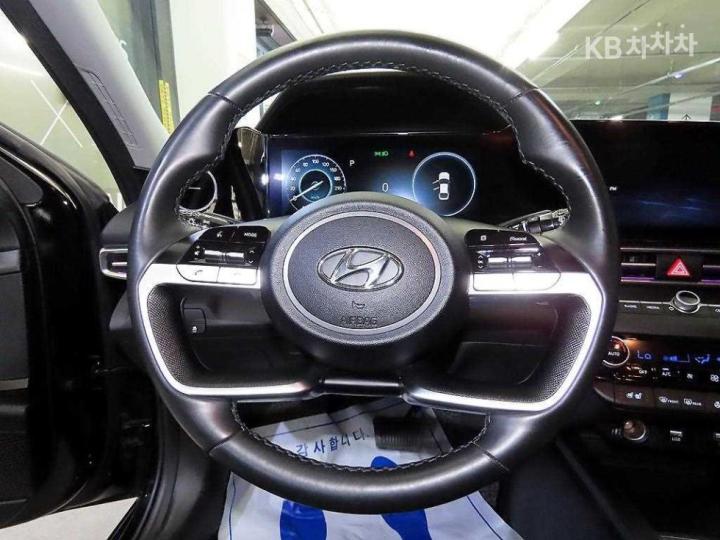 Hyundai Avante CN7 1.6 Gasoline Modern 9