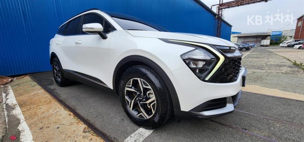 2022 - kia sportage